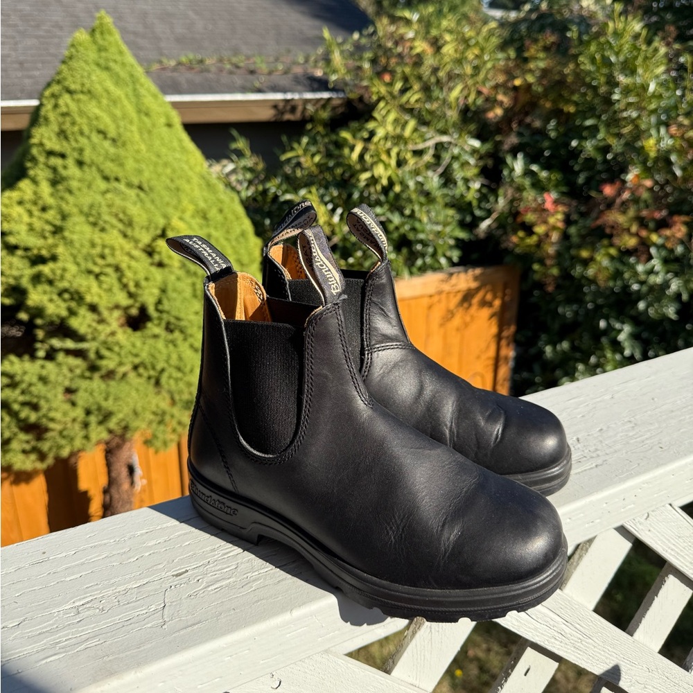 Black Blundstone Leather Boots